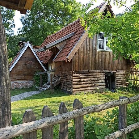 Bungalov Cozy Una Villa Kulen Vakuf Eksteriør billede